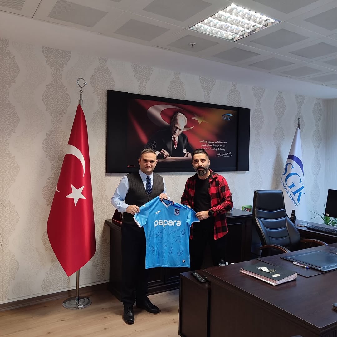 Esenyurt Sosyal Güvenlik Merkez Müdürlüğü'ne atanan Sn.Ahmet KURTULUŞ ' u ziyaret ederek hayırlı olsun temennisinde bulundum.